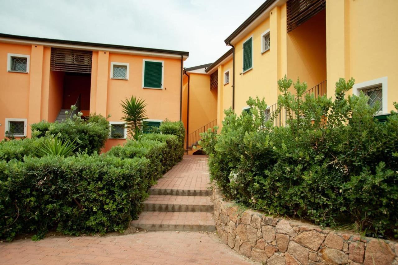 Residence Baia Delle Mimose Badesi Exterior photo
